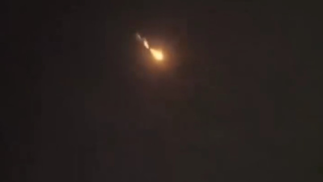 Bola api mirip meteor jatuh di Cirebon. [Instsgram]